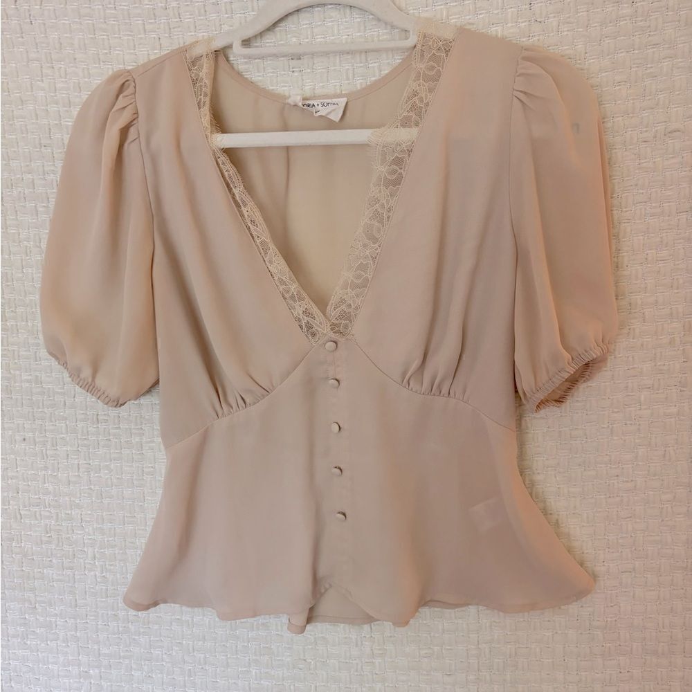 Victoria + Sophia Blouse ✨